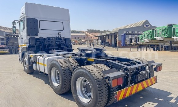 Comprar Usado Nissan UD Branco Caminhão em Maputo em Maputo Comprar Usado Nissan UD Branco Caminhão em Maputo em Maputo