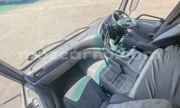 Comprar Usado Nissan UD Branco Caminhão em Maputo em Maputo Comprar Usado Nissan UD Branco Caminhão em Maputo em Maputo