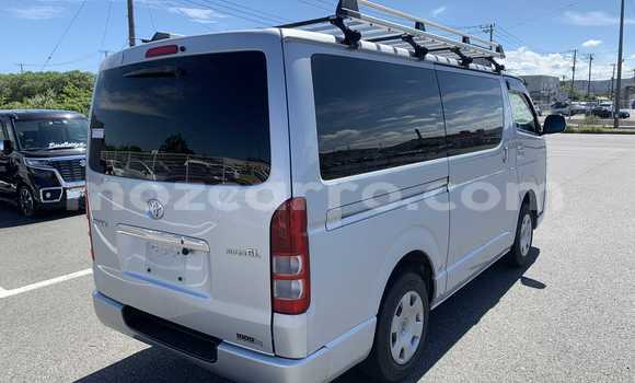 Comprar Usado Toyota Hiace Prata Carro em Maputo em Maputo Comprar Usado Toyota Hiace Prata Carro em Maputo em Maputo