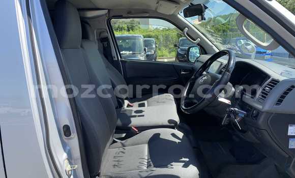 Comprar Usado Toyota Hiace Prata Carro em Maputo em Maputo Comprar Usado Toyota Hiace Prata Carro em Maputo em Maputo