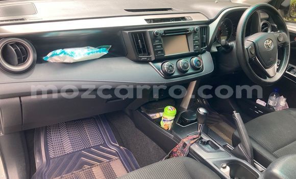 Nunua Ilio tumika Toyota RAV4 Nyeupe Gari ndani ya Maputo nchini Maputo Nunua Ilio tumika Toyota RAV4 Nyeupe Gari ndani ya Maputo nchini Maputo