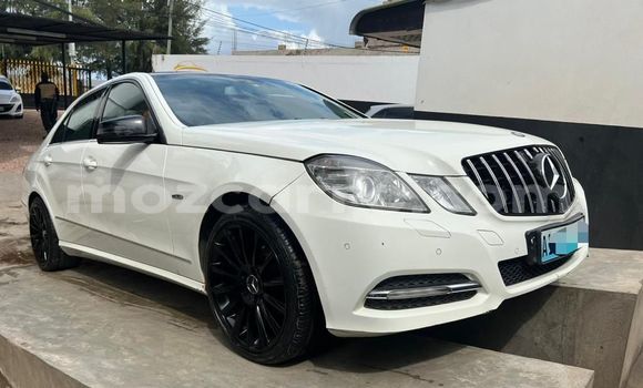 Nunua Ilio tumika Mercedes‒Benz E-Class Nyeupe Gari ndani ya Maputo nchini Maputo Nunua Ilio tumika Mercedes‒Benz E-Class Nyeupe Gari ndani ya Maputo nchini Maputo