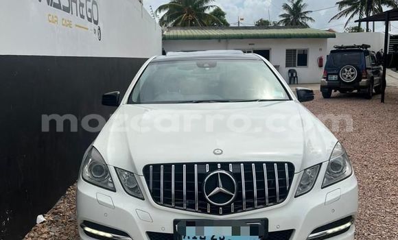 Nunua Ilio tumika Mercedes‒Benz E-Class Nyeupe Gari ndani ya Maputo nchini Maputo Nunua Ilio tumika Mercedes‒Benz E-Class Nyeupe Gari ndani ya Maputo nchini Maputo