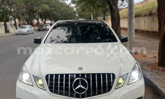 Nunua Ilio tumika Mercedes‒Benz E-Class Nyeupe Gari ndani ya Maputo nchini Maputo Nunua Ilio tumika Mercedes‒Benz E-Class Nyeupe Gari ndani ya Maputo nchini Maputo