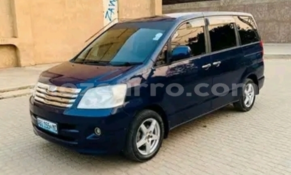 Nunua Ilio tumika Toyota Noah Bluu Gari ndani ya Maputo nchini Maputo