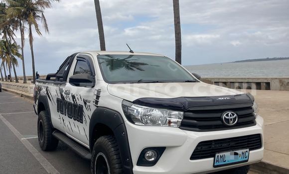 Comprar Usado Toyota Hiluxe Revo Branco Carro em Maputo em Maputo Comprar Usado Toyota Hiluxe Revo Branco Carro em Maputo em Maputo