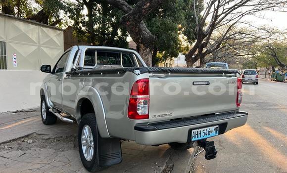 Nunua Ilio tumika Toyota Hilux Brown Gari ndani ya Maputo nchini Maputo Nunua Ilio tumika Toyota Hilux Brown Gari ndani ya Maputo nchini Maputo