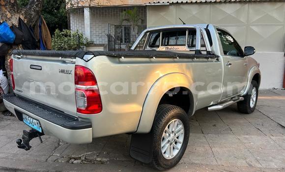 Nunua Ilio tumika Toyota Hilux Brown Gari ndani ya Maputo nchini Maputo Nunua Ilio tumika Toyota Hilux Brown Gari ndani ya Maputo nchini Maputo