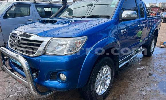 Comprar Usado Toyota Hilux Prata Carro em Maputo em Maputo