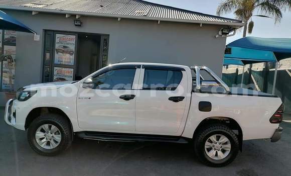 Comprar Usado Toyota Hilux Branco Carro em Maputo em Maputo Comprar Usado Toyota Hilux Branco Carro em Maputo em Maputo