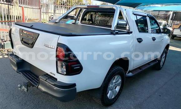 Comprar Usado Toyota Hilux Branco Carro em Maputo em Maputo Comprar Usado Toyota Hilux Branco Carro em Maputo em Maputo