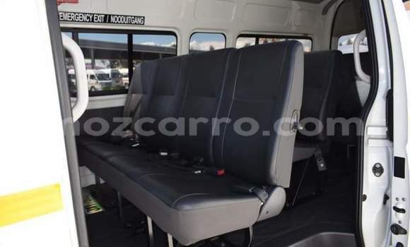 Nunua Ilio tumika Toyota Hiace Nyeupe Gari ndani ya Maputo nchini Maputo Nunua Ilio tumika Toyota Hiace Nyeupe Gari ndani ya Maputo nchini Maputo