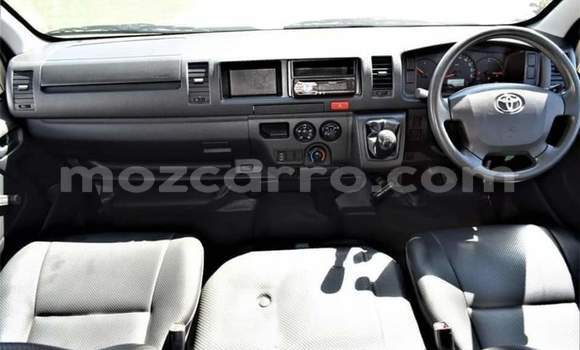 Nunua Ilio tumika Toyota Hiace Nyeupe Gari ndani ya Maputo nchini Maputo Nunua Ilio tumika Toyota Hiace Nyeupe Gari ndani ya Maputo nchini Maputo