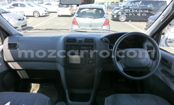 Nunua Ilio tumika Toyota Granvia Fedha Gari ndani ya Maputo nchini Maputo Nunua Ilio tumika Toyota Granvia Fedha Gari ndani ya Maputo nchini Maputo