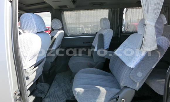 Nunua Ilio tumika Toyota Granvia Fedha Gari ndani ya Maputo nchini Maputo Nunua Ilio tumika Toyota Granvia Fedha Gari ndani ya Maputo nchini Maputo