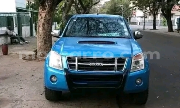 Nunua Ilio tumika Isuzu KB Bluu Gari ndani ya Maputo nchini Maputo Nunua Ilio tumika Isuzu KB Bluu Gari ndani ya Maputo nchini Maputo