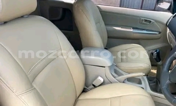 Nunua Ilio tumika Toyota Hilux Bluu Gari ndani ya Maputo nchini Maputo Nunua Ilio tumika Toyota Hilux Bluu Gari ndani ya Maputo nchini Maputo