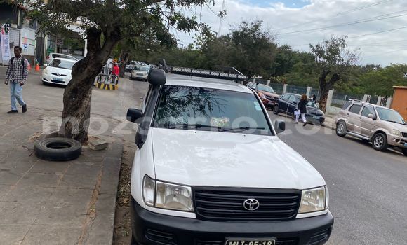 Buy Used Toyota Land Cruiser White Car in Maputo in Maputo Buy Used Toyota Land Cruiser White Car in Maputo in Maputo