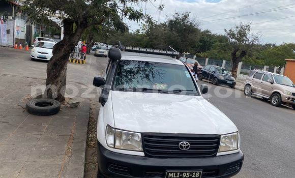 Buy Used Toyota Land Cruiser White Car in Maputo in Maputo Buy Used Toyota Land Cruiser White Car in Maputo in Maputo