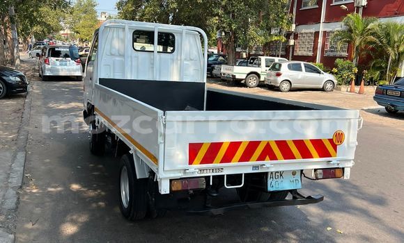 Comprar Usado Toyota Hiace Branco Carro em Maputo em Maputo Comprar Usado Toyota Hiace Branco Carro em Maputo em Maputo