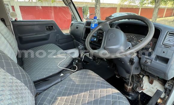 Comprar Usado Toyota Hiace Branco Carro em Maputo em Maputo Comprar Usado Toyota Hiace Branco Carro em Maputo em Maputo