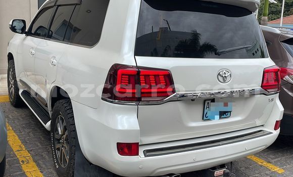 Comprar Usado Toyota Land Cruiser Branco Carro em Maputo em Maputo Comprar Usado Toyota Land Cruiser Branco Carro em Maputo em Maputo