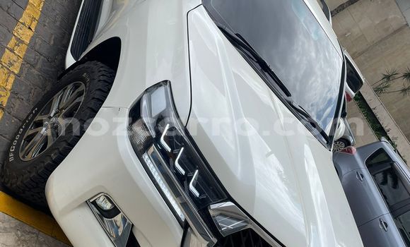 Comprar Usado Toyota Land Cruiser Branco Carro em Maputo em Maputo Comprar Usado Toyota Land Cruiser Branco Carro em Maputo em Maputo