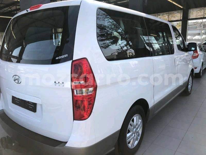 Big with watermark hyundai h1 maputo maputo 17884