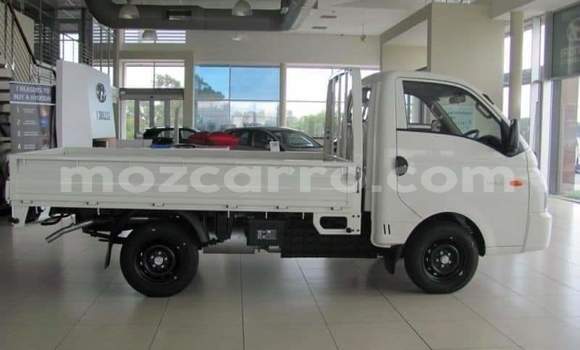 Comprar Usado Hyundai H1 Branco Carro em Maputo em Maputo Comprar Usado Hyundai H1 Branco Carro em Maputo em Maputo
