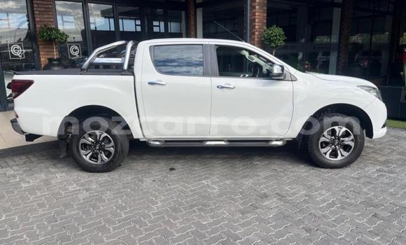 Comprar Usado Mazda BT-50 Branco Carro em Maputo em Maputo Comprar Usado Mazda BT-50 Branco Carro em Maputo em Maputo
