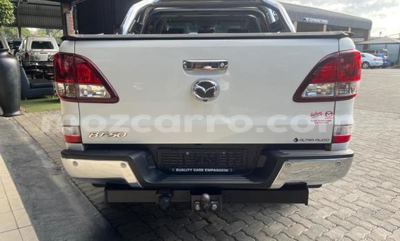 Comprar Usado Mazda BT-50 Branco Carro em Maputo em Maputo Comprar Usado Mazda BT-50 Branco Carro em Maputo em Maputo