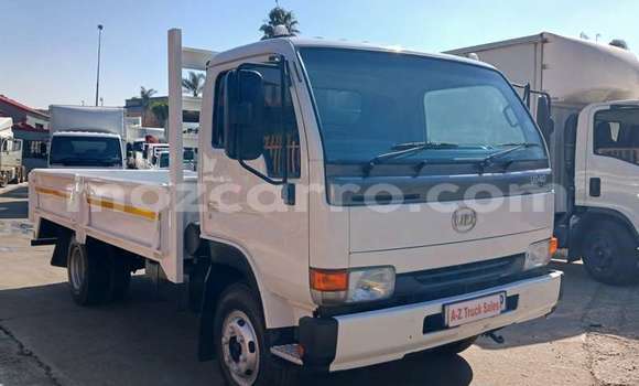 Comprar Usado Nissan UD Branco Caminhão em Maputo em Maputo Comprar Usado Nissan UD Branco Caminhão em Maputo em Maputo