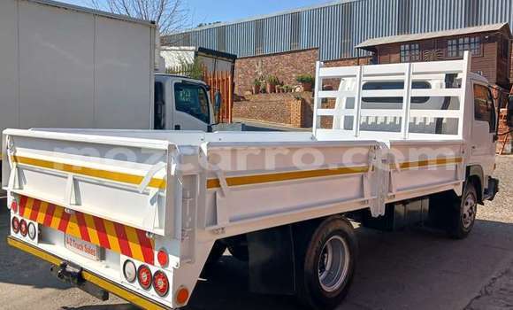Comprar Usado Nissan UD Branco Caminhão em Maputo em Maputo Comprar Usado Nissan UD Branco Caminhão em Maputo em Maputo