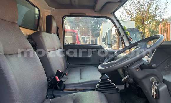 Comprar Usado Nissan UD Branco Caminhão em Maputo em Maputo Comprar Usado Nissan UD Branco Caminhão em Maputo em Maputo