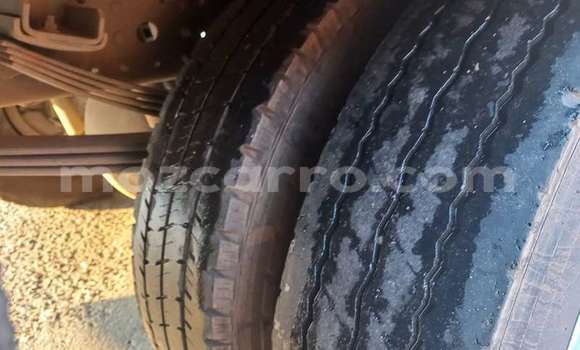 Comprar Usado Nissan UD Branco Caminhão em Maputo em Maputo Comprar Usado Nissan UD Branco Caminhão em Maputo em Maputo