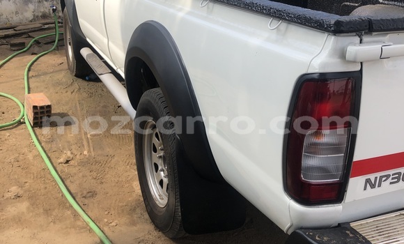Comprar Usado Nissan NP 300 Branco Carro em Maputo em Maputo Comprar Usado Nissan NP 300 Branco Carro em Maputo em Maputo