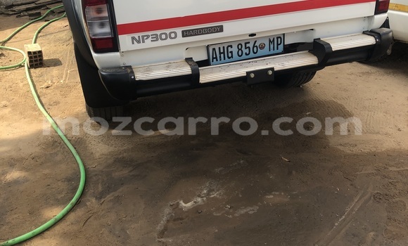 Comprar Usado Nissan NP 300 Branco Carro em Maputo em Maputo Comprar Usado Nissan NP 300 Branco Carro em Maputo em Maputo