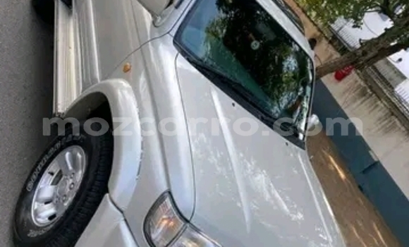 Nunua Ilio tumika Toyota Hilux Surf Nyingine Gari ndani ya Maputo nchini Maputo Nunua Ilio tumika Toyota Hilux Surf Nyingine Gari ndani ya Maputo nchini Maputo