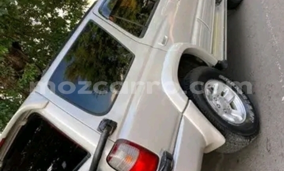 Nunua Ilio tumika Toyota Hilux Surf Nyingine Gari ndani ya Maputo nchini Maputo Nunua Ilio tumika Toyota Hilux Surf Nyingine Gari ndani ya Maputo nchini Maputo