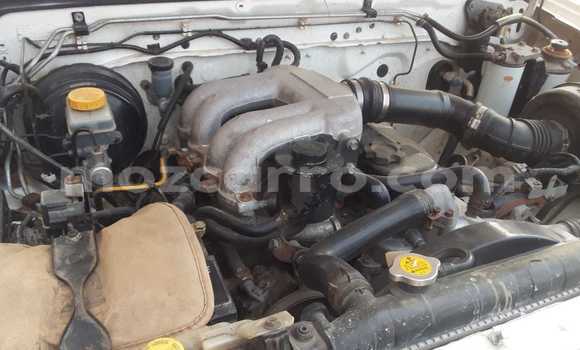 Nunua Ilio tumika Nissan Hardbody Nyeupe Gari ndani ya Maputo nchini Maputo Nunua Ilio tumika Nissan Hardbody Nyeupe Gari ndani ya Maputo nchini Maputo