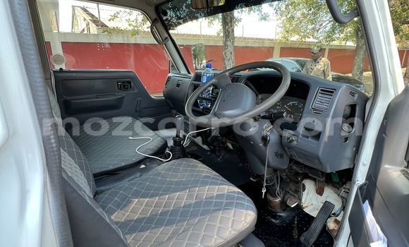 Nunua Ilio tumika Toyota Dyna Nyeupe Gari ndani ya Maputo nchini Maputo Nunua Ilio tumika Toyota Dyna Nyeupe Gari ndani ya Maputo nchini Maputo