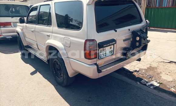 Nunua Ilio tumika Toyota Hilux Surf Nyingine Gari ndani ya Maputo nchini Maputo Nunua Ilio tumika Toyota Hilux Surf Nyingine Gari ndani ya Maputo nchini Maputo