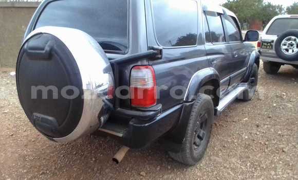 Nunua Ilio tumika Toyota Hilux Surf Nyeusi Gari ndani ya Maputo nchini Maputo