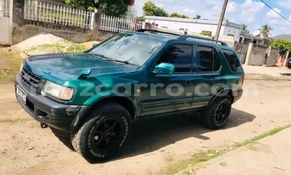 Buy Used Isuzu Wizard Green Car in Maputo in Maputo