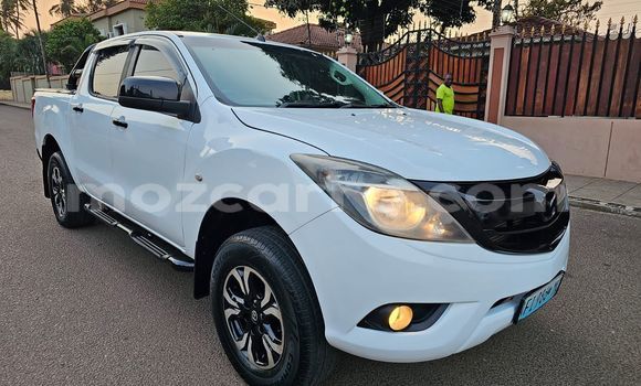 Nunua Ilio tumika Mazda BT-50 Nyeupe Gari ndani ya Maputo nchini Maputo Nunua Ilio tumika Mazda BT-50 Nyeupe Gari ndani ya Maputo nchini Maputo