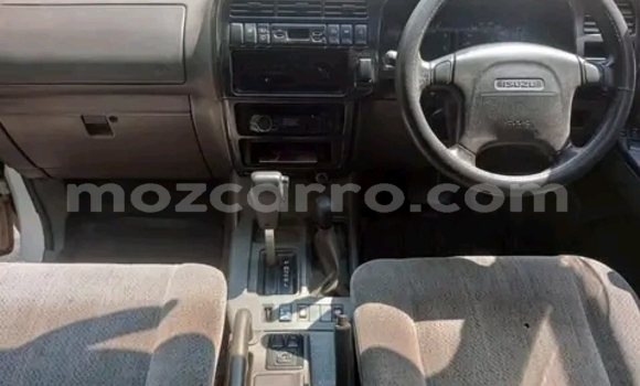 Nunua Ilio tumika Isuzu Bighorn Nyeupe Gari ndani ya Maputo nchini Maputo Nunua Ilio tumika Isuzu Bighorn Nyeupe Gari ndani ya Maputo nchini Maputo