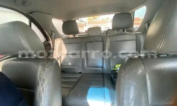 Nunua Ilio tumika Kia Sorento Kijani Gari ndani ya Maputo nchini Maputo Nunua Ilio tumika Kia Sorento Kijani Gari ndani ya Maputo nchini Maputo