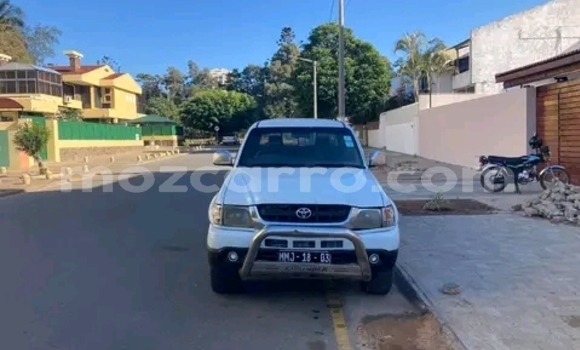 Buy Used Toyota Hilux White Car in Maputo in Maputo Buy Used Toyota Hilux White Car in Maputo in Maputo