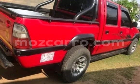Nunua Ilio tumika Isuzu KB Nyekundu Gari ndani ya Maputo nchini Maputo Nunua Ilio tumika Isuzu KB Nyekundu Gari ndani ya Maputo nchini Maputo