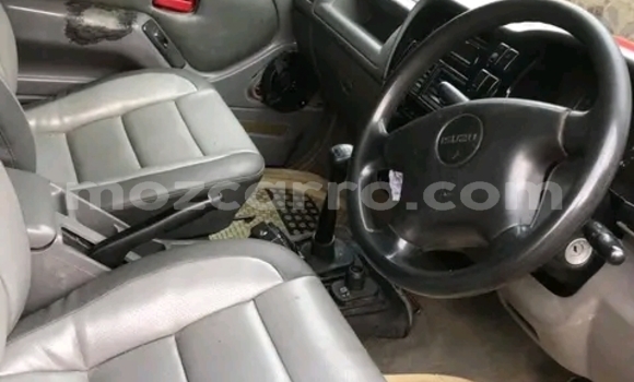 Nunua Ilio tumika Isuzu KB Nyekundu Gari ndani ya Maputo nchini Maputo Nunua Ilio tumika Isuzu KB Nyekundu Gari ndani ya Maputo nchini Maputo